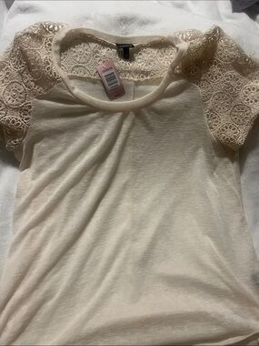 Crochet sleeved tee